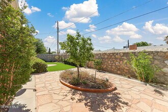 9000 McCabe Dr in El Paso, TX - Building Photo - Building Photo