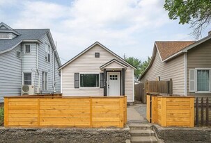 1718 W Dean Ave in Spokane, WA - Building Photo