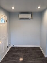 17915 Erwin St, Unit Apartment in Encino, CA - Foto de edificio - Building Photo