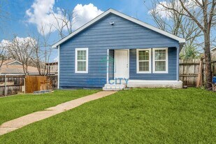 1618 Marfa Ave in Dallas, TX - Building Photo