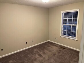 1604 Baucom Dr in Columbia, TN - Building Photo - Building Photo