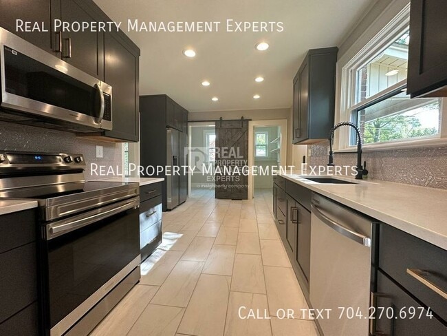 3801 Tuckaseegee Rd in Charlotte, NC - Building Photo - Building Photo