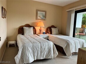 600 Neapolitan Way in Naples, FL - Building Photo - Building Photo