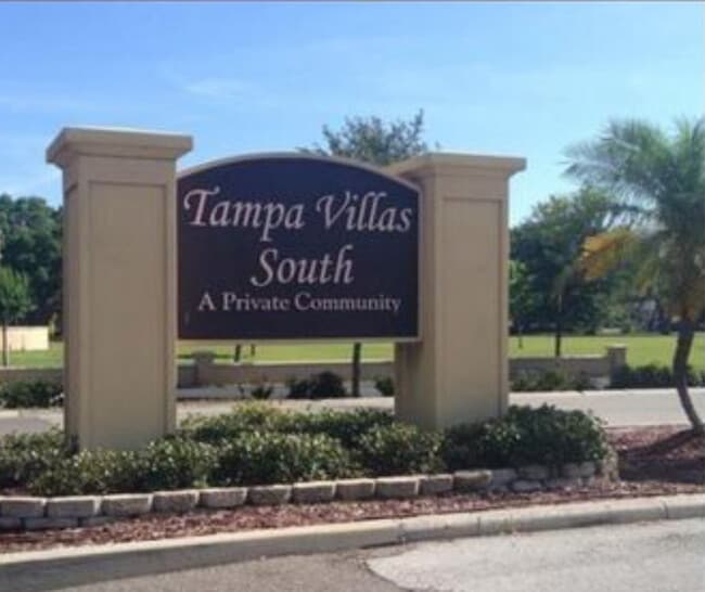 4511 W La Villa Ln in Tampa, FL - Building Photo - Building Photo