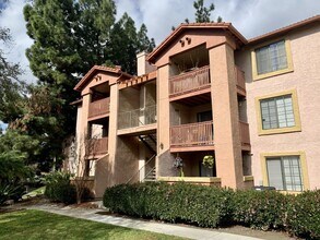 12071 Alta Carmel Ct in San Diego, CA - Building Photo - Building Photo