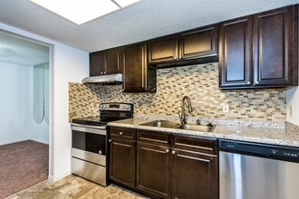 4022 Beaver Ln in Port Charlotte, FL - Building Photo - Building Photo