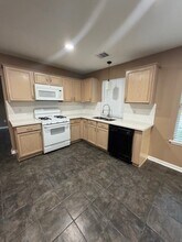 8626 Valley Crest Ln in Houston, TX - Building Photo - Building Photo