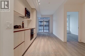 110 Broadway Ave in Toronto, ON - Building Photo - Building Photo