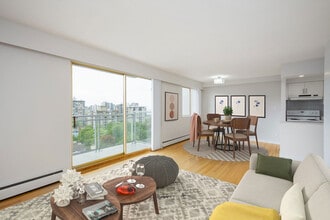 Casa Bella Apartments in Vancouver, BC - Building Photo - Building Photo