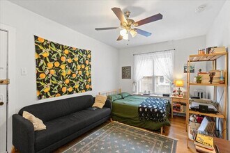 656 W Oakdale Ave in Chicago, IL - Building Photo - Building Photo
