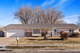 353 N 360 W in Clearfield, UT - Building Photo - Building Photo