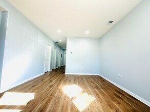 735 S Western Ave in Chicago, IL - Building Photo - Building Photo