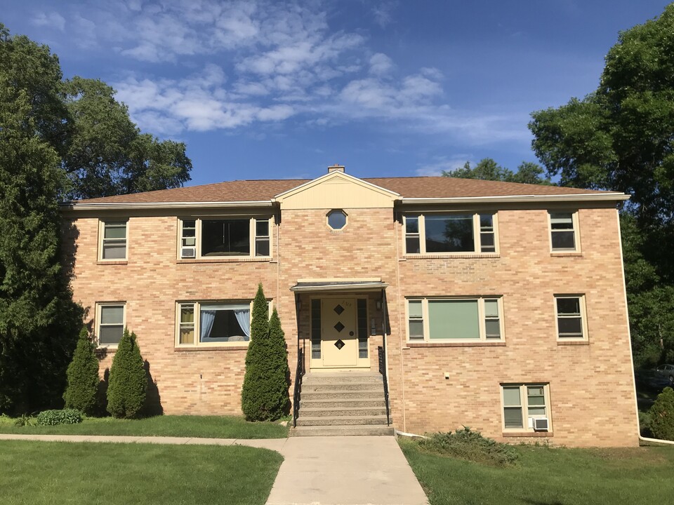 3319 Harvey St in Madison, WI - Foto de edificio