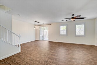 25 Lone Cove Ct in Las Vegas, NV - Building Photo - Building Photo