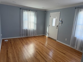 5209 Mineola Rd in College Park, MD - Foto de edificio - Building Photo