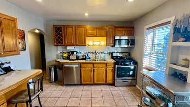 1360 W Evergreen Ave in Chicago, IL - Foto de edificio - Building Photo