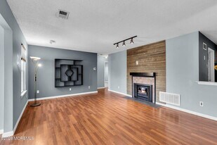 106 Frontier Way in Tinton Falls, NJ - Building Photo