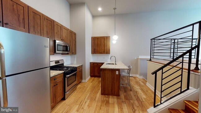 property at 2701 W Girard Ave