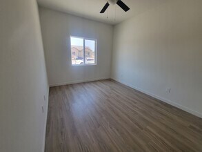 8410 Grandy St in Bakersfield, CA - Building Photo - Building Photo