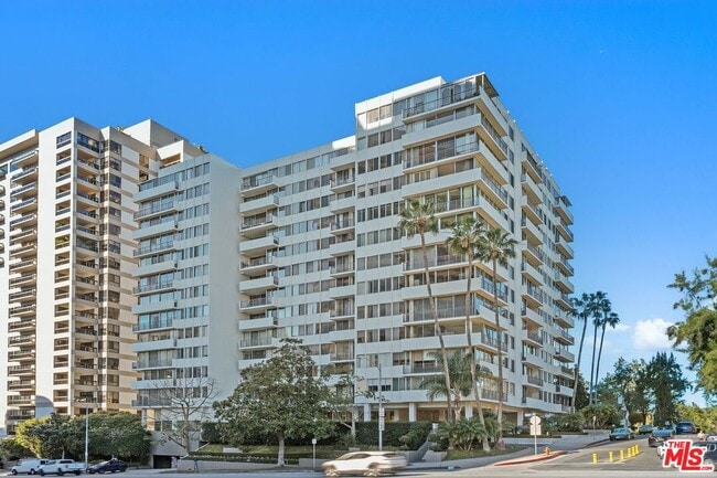 property at 10433 Wilshire Blvd