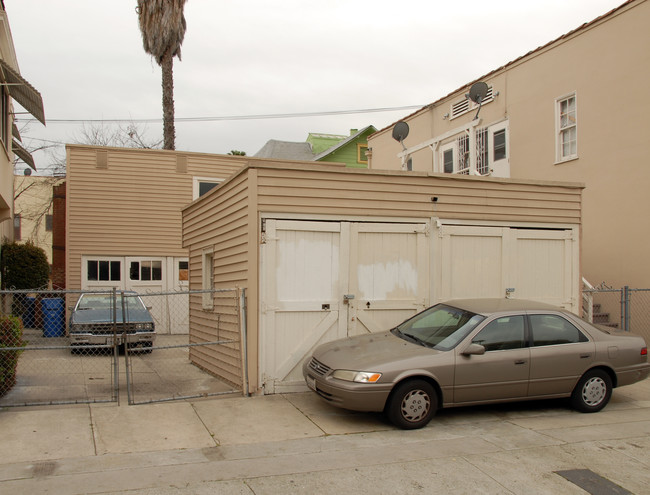 2460 W 18th St in Los Angeles, CA - Building Photo - Building Photo