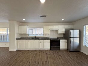 7122 Warrior Trail in San Antonio, TX - Building Photo - Building Photo