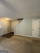 5801 Strathmoor Manor Cir in Lithonia, GA - Building Photo - Building Photo