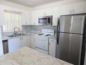 5200 NW 18th Ct in Lauderhill, FL - Building Photo - Building Photo