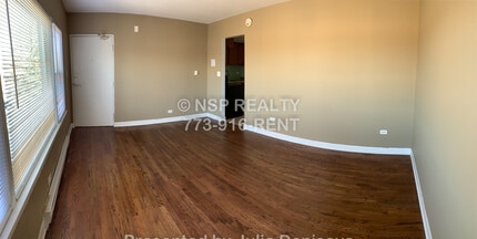 7628 N Milwaukee Ave, Unit 1B in Niles, IL - Building Photo - Building Photo