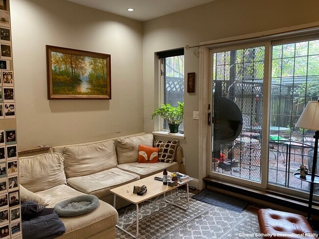 property at 36 Dartmouth St