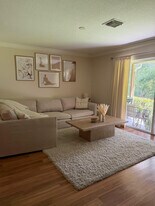 2759 SE Birmingham Dr in Stuart, FL - Building Photo