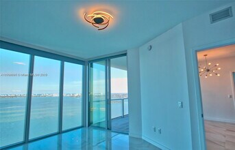 2800 NE 7th Ave in Miami, FL - Building Photo - Building Photo