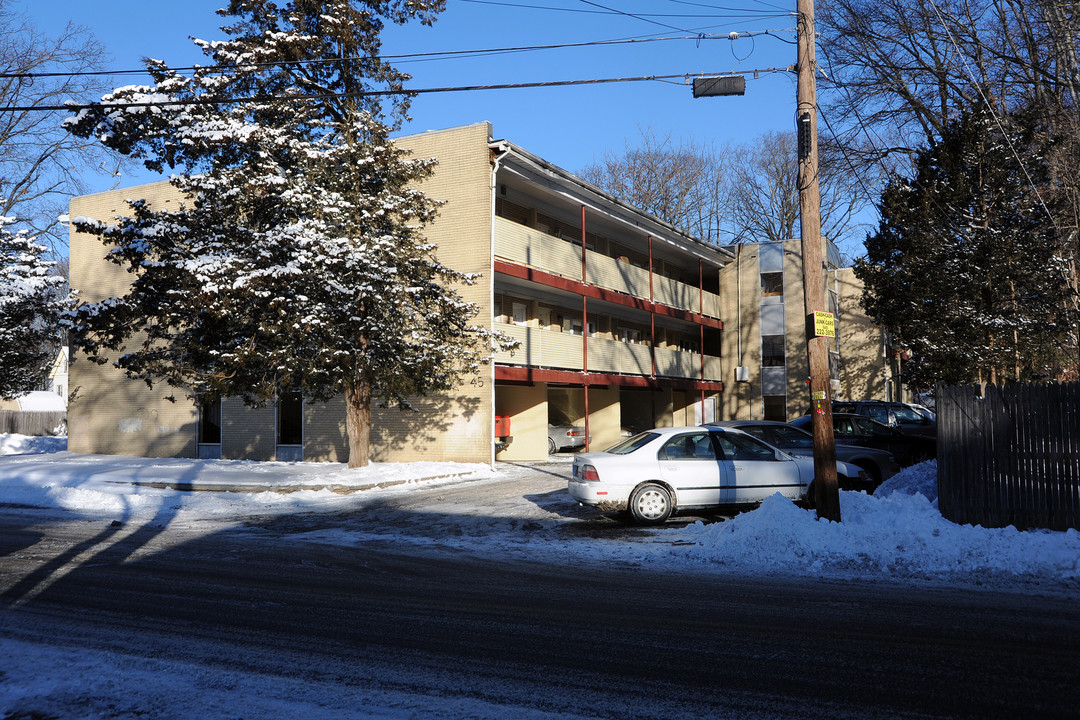 Viking Court Apartments in Spring Valley, NY - Building Photo