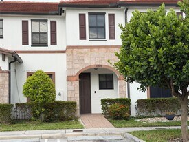 10606 W 33rd Way in Hialeah, FL - Building Photo