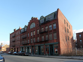 190-202 Middlesex St Apartments