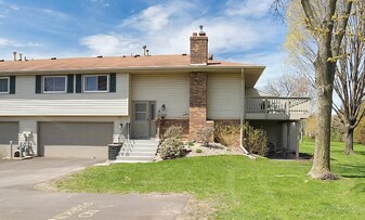 1112 E 145th St in Burnsville, MN - Building Photo