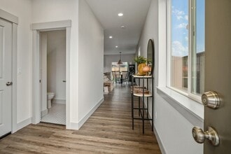 1321 Oppek St NE in Keizer, OR - Building Photo - Building Photo