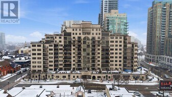 399 Elizabeth St in Burlington, ON - Building Photo