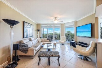 325 Dunes Blvd in Naples, FL - Building Photo - Building Photo