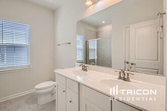 1251 Summer Shade Dr in Nashville, TN - Building Photo - Building Photo