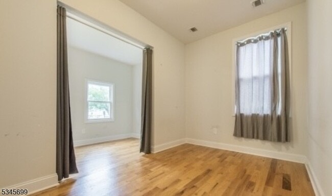 15 Olyphant Pl in Morristown, NJ - Building Photo - Building Photo