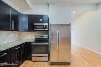 1104 E St Catherine St in Louisville, KY - Building Photo - Building Photo