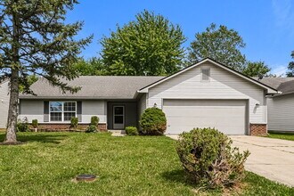 6261 Hazelhatch Dr in Indianapolis, IN - Building Photo - Building Photo