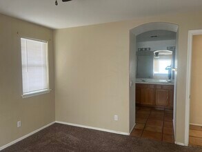 7825 W San Miguel Ave in Glendale, AZ - Foto de edificio - Building Photo