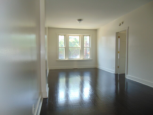 6853 S King Dr in Chicago, IL - Building Photo - Building Photo