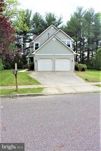 608 Quincy Ct in Glassboro, NJ - Foto de edificio - Building Photo