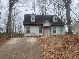 5376 Archer Ave in Cumming, GA - Building Photo