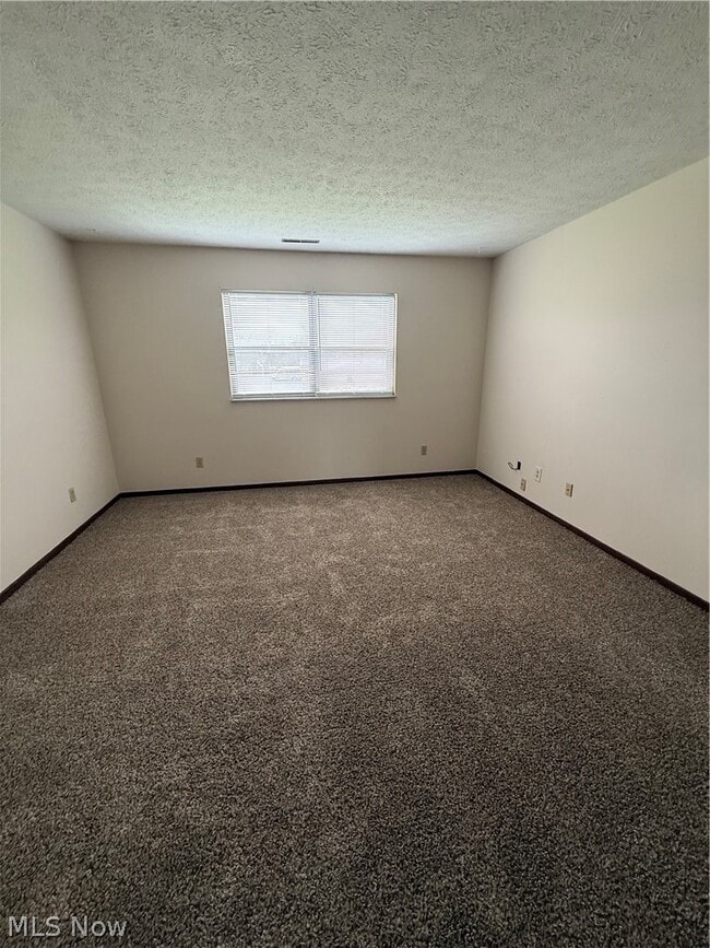 1060 Brandywine Blvd in Zanesville, OH - Building Photo - Building Photo