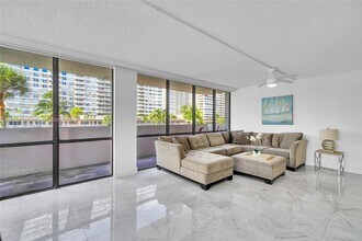 2049 S Ocean Dr in Hallandale Beach, FL - Building Photo - Building Photo