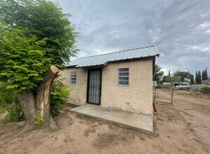 706 Alvarado St in Carlsbad, NM - Building Photo - Building Photo